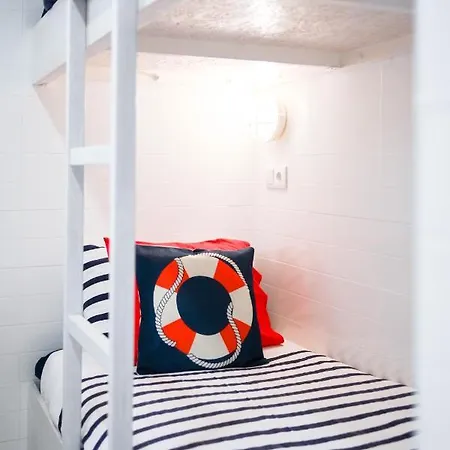 Ferrel Surf House Vandrarhem *