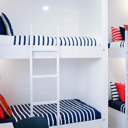 Vandrarhem Ferrel Surf House *